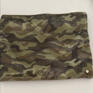 Camouflage Zip Pouch - Green Camo Women’s Clutch